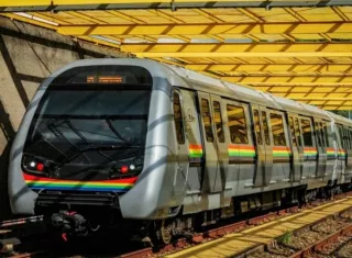 El Metro de Caracas indicó, en un comunicado publicado en Instagram, que la reactivación de las operaciones se lleva a cabo luego de haber culminado con éxito una revisión exhaustiva de toda la infraestructura, vías férreas y sistemas electromecánicos. Foto. Ministerio del Transporte de Venezuela