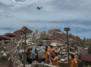 En cinco días el número de víctimas por causa de los dos terremotos se elevó a casi 1,500. Foto. EFE