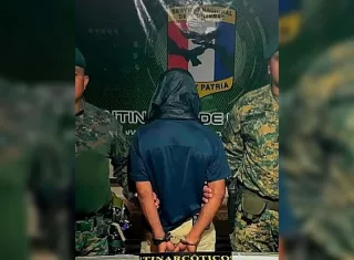 El sospechoso fue puesto a órdenes de la Fiscalía de Drogas.  /  Foto: Senafront