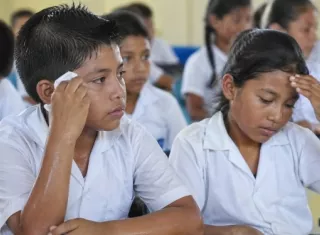 Los menores presentaron síntomas de deshidratación y agotamiento y tuvieron que ser trasladados al centro de salud de la comunidad para recibir atención médica