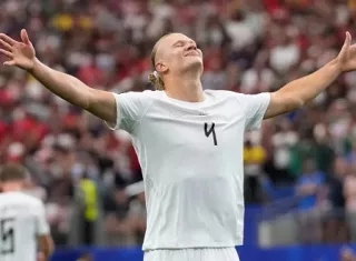 Erling Haaland anotó el gol del triunfo para Noruega. 