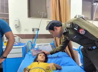 Las autoridades paquistaníes expresaron sus condolencias a las familias de los fallecidos y ordenaro que los niños sobrevivientes recibieran le mejor atención médica. @Lahorepoliceops