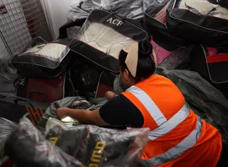 Con los operativos Aduanas ha logrado evitar el ingreso de mercancía falsificada dándole un duro golpe al crimen organizado. Foto. Cortesía
