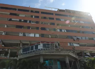 Este sábado, cuando se cumplen diez días de los terremotos, Venezuela evalúa los daños causados en infraestructuras e intenta acelerar los trabajos de retirada de escombros. Foto. EFE