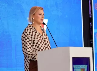 La presidenta del gremio, Giulia De Sanctis, señaló que la meta de generar 80 mil empleos privados debe ir acompañada de una estrategia 