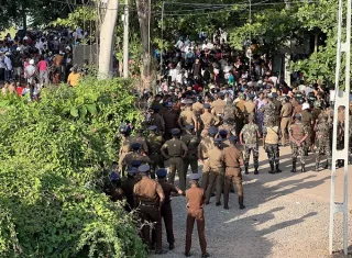 ¡Incertidumbre! Motín en Sri Lanka deja 26 muertos y familias sin noticias
