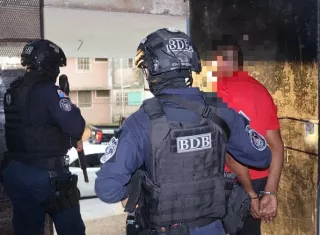 Desmantelan red que contaminaba contenedores en puerto; hay 25 detenidos