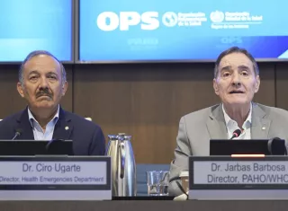 El director de la OPS insistió en que los mayores riesgos tras una catástrofe de este calibre suelen estar relacionados con las interrupciones de los servicios de salud, el hacinamiento, el acceso al agua potable o la vacunación. Foto. EFE