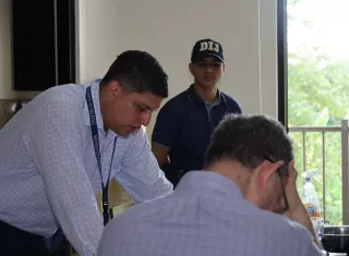 Tras la aprehensión, el salvadoreño fue conducido y puesto a órdenes de las autoridades judiciales.  /  Foto: PN