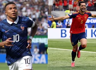 Kylian Mbappé (izq.), de Francia, y Mikel Merino, de Francia.