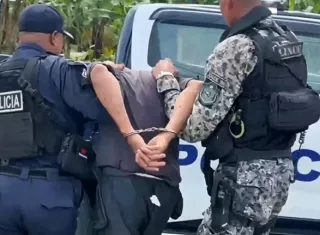 El capturado, cuya identidad no fue revelada oficialmente, fue puesto a órdenes de las autoridades competentes.  /  Imagen: PN