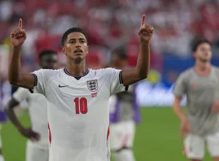 Jude Bellingham de Inglaterra celebra este sábado. /Foto: EFE