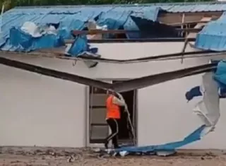  Un artefacto explosivo lanzado por desconocidos contra el aeropuerto de Tibú, en el departamento colombiano de Norte de Santander (noreste), cerca de la frontera con Venezuela, dejó varios heridos. EFE
