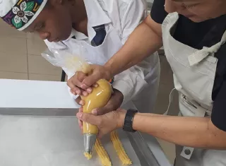 Esta iniciativa tuvo como finalidad que los estudiantes aplicaran en un entorno práctico los conocimientos teóricos adquiridos en el aula de clase. Foto. Cortesía