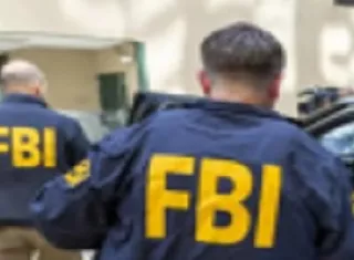 Según explicó, la Policía de Maine y el Departamento estatal de Seguridad Pública se encuentran en el lugar de los hechos, y se espera que el FBI también investigue el caso.