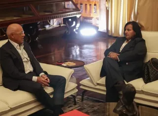 La opositora Dinorah Figuera explicó que el plan priorizará "el fortalecimiento de las instituciones democráticas, del sistema electoral, y el restablecimiento de las garantías para la participación política". Foto. EFE