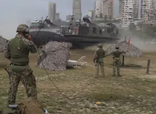 El Comando Sur de EE.UU. publicó en su cuenta de X que el pasado 10 de julio marines estadounidenses descargaron suministros en La Guaira. Foto. @usembassyve