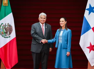 La presidenta de México, Claudia Sheinbaum recibió a Mulino y al equipo de Gobierno que lo acompañó en el Palacio Nacional. 