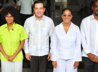 Calidonia marca un precedente en sus relaciones internacionales al convertirse en el primer corregimiento del país en recibir oficialmente al jefe de la misión diplomática de Estados Unidos, Kevin Marino en una actividad orientada a estrechar la cooperación entre ambas partes y respaldar proyectos de beneficio para la comunidad.