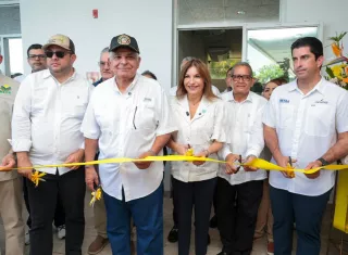 El presidente José Raúl Mulino inauguró dos nuevas Tiendas del Pueblo del Instituto de Mercadeo Agropecuario (IMA) en Río Hato y Aguadulce, como parte de una gira de trabajo por la provincia de Coclé.