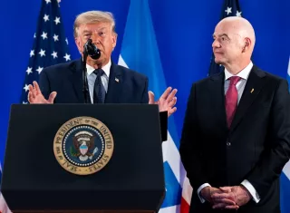 Donald Trump, junto al presidente de la FIFA  presidente de la FIFA, Giani Infantino. Foto @Whitehouse