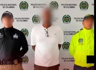 González Pomares figura como uno de los presuntos cabecillas de una organización criminal transnacional dedicada al envío de drogas hacia mercados internacionales.