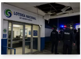 Delincuentes ingresaron durante la madrugada por el techo de la agencia y se llevaron varios artículos de valor.