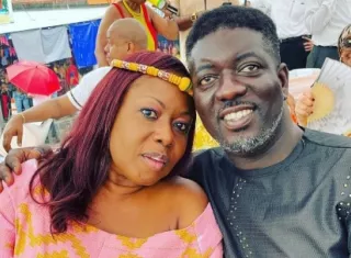 Muere el esposo de la exdiputada Kayra Harding, príncipe de Ghana