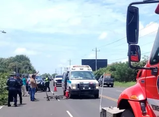 El ciclista murió en la escena del accidente. 
