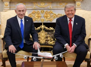 Benjamín Netanyahu llega ahora a Estados Unidos en medio de una campaña por la reelección y el propósito de mostrar que su estrecha relación con Washington se mantiene fuerte en medio de las recientes tensiones. Foto. @netanyahu 