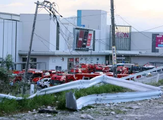 Vista del edificio Aeon Mall Kumamoto, gravemente dañado, en Kashima, prefectura de Kumamoto, suroeste de Japón. Foto. EFE