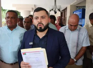 La delegación fue encabezada por el presidente del Concejo Provincial, Guillermo J. Álvarez, junto a representantes de corregimiento y alcaldes de la provincia, quienes respaldaron de manera unánime la iniciativa.