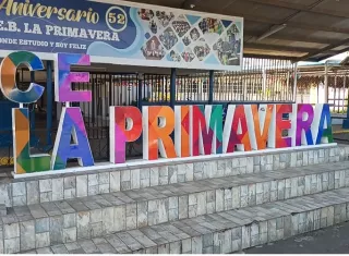 Desde las primeras horas de este jueves, personal del MINSA sostuvo una reunión con los directivos del centro educativo para coordinar las acciones preventivas y dar seguimiento a la situación sanitaria dentro del plantel. Foto. Melquíades Vásquez