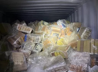 La droga estaba oculta en un contenedor sepultado en la tierra.  /  Foto: Senan