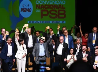 La más reciente encuesta de la firma Datafolha sitúa a  Luiz Inácio Lula da Silva con un 48% de la intención de voto frente al 43% que obtendría Flávio Bolsonaro en un eventual balotaje. Foto. EFE