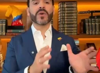 El Senado y la Cámara de Representantes aprobaron la semana pasada, por solicitud del mandatario electo, Abelardo de la Espriella, trasladar excepcionalmente la sesión del Congreso a Cali para la investidura de De la Espriella, alegando razones simbólicas y de descentralización.