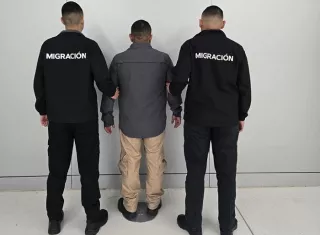 El pasajero indicó que una empresa lo había contratado para transportar el oro, desde Cali, Colombia, hacia Estambul, Turquía.  / Foto: Migracion