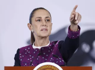Claudia Sheinbaum, manifestó que las autoridades analizan imágenes de videovigilancia y otros indicios para identificar a los responsables. Foto. EFE