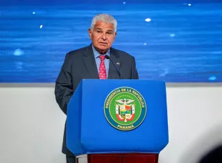 El presidente José Raúl Mulino estará acompañado de  estará acompañado por el canciller Javier Martínez-Acha, el ministro de Comercio e Industrias, Julio Moltó; el ministro de Seguridad, Frank Ábrego, y el embajador de Panamá en Colombia, Mario Boyd Galindo.