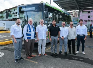 El ministro Juan Carlos Orillac también reconoció la labor de los más de 5 mil trabajadores de MiBus y aseguró que el Gobierno Nacional continuará respaldando el proceso de modernización del transporte público.