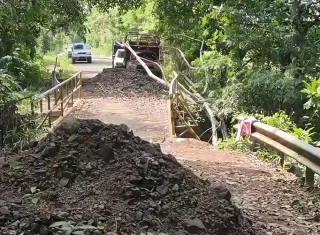 Esta estructura no solo conecta a diversas poblaciones de Azuero, sino que representa una vía indispensable para sacar cosechas, movilizarse y sostener la actividad económica de la región. Foto. Thays Domínguez