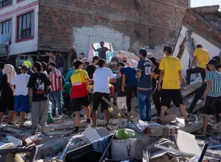 Este toque de queda será en el centro de Pereira, en la Comuna Universidad y en el subcentro Cuba", manifestó el alcalde Mauricio Salazar. Foto. EFE