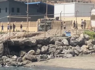 Durante la reciente avalancha migratoria -que alcanzó su punto álgido el pasado 30 de julio y dejó decenas de muertos- decenas de miles de personas entraron irregularmente en Ceuta desde Marruecos. Foto. EFE