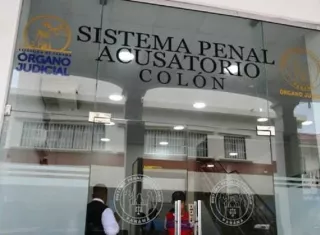 El sospechoso fue presentado ante un juez de garantías de Colón.  /  Foto: Diómedes Sánchez