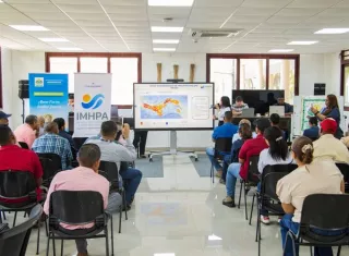 Expertos e instituciones evaluaron el pronóstico del tiempo para elaborar guías técnicas ajustadas a la realidad local, lo que permitirá a los productores planificar sus siembras, minimizar el riesgo de pérdidas. Foto. Cortesía