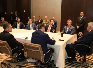 El Secretario de Guerra, Pete Hegseth también manifestó el interés de Estados Unidos en fortalecer y ampliar su relación con Panamá, al considerar que el país tiene una importancia que va más allá de su papel financiero.