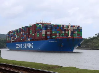 Este miércoles por la mañana había 110 barcos a la espera de cruzar la vía interoceánica de 82 kilómetros: 78 con reserva establecida y 32 sin ella. 