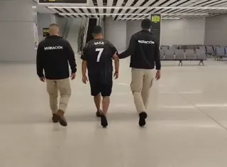 La detección del extranjero se dio en medio de la verificación de rutina.  /  Imagen: Migración Panamá