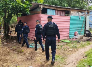 La subcomisionada Yadira Gantes, jefa de la décima zona de policía de la región, informó que la institución elabora un plan de redistribución de personal para optimizar la vigilancia en los puntos más críticos del distrito. Foto. Eric Montenegro