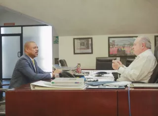 Las autoridades enfatizaron que todas las empresas encargadas de las obras en Colón deben mantenerse al día con sus obligaciones fiscales ante el municipio, promoviendo una gestión transparente entre el sector público y el privado.